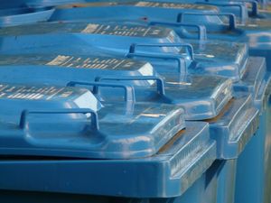 garbage can 8191 960 720